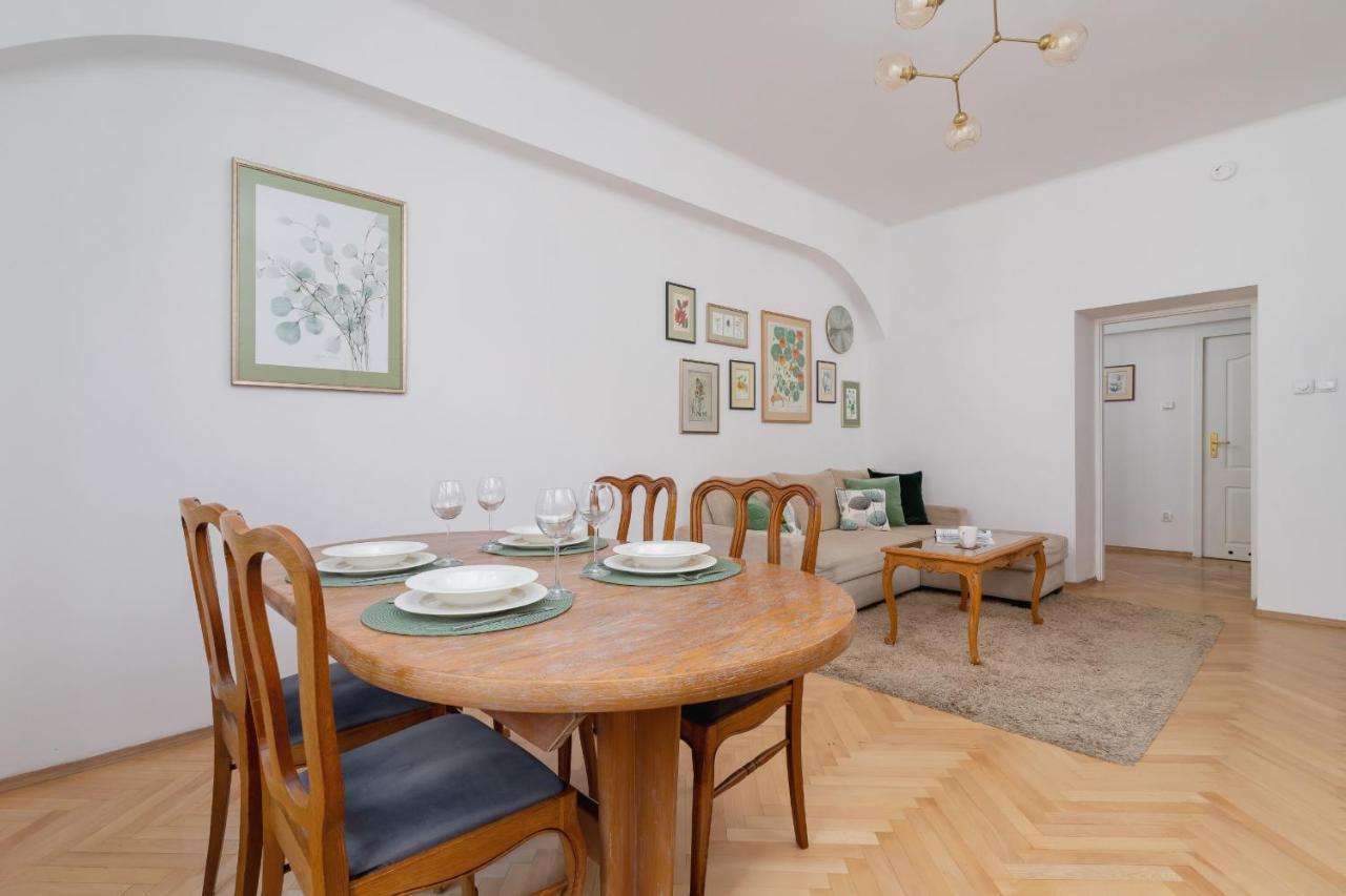 Appartement Spacious Retro In The Center Of Cracow By Renters *