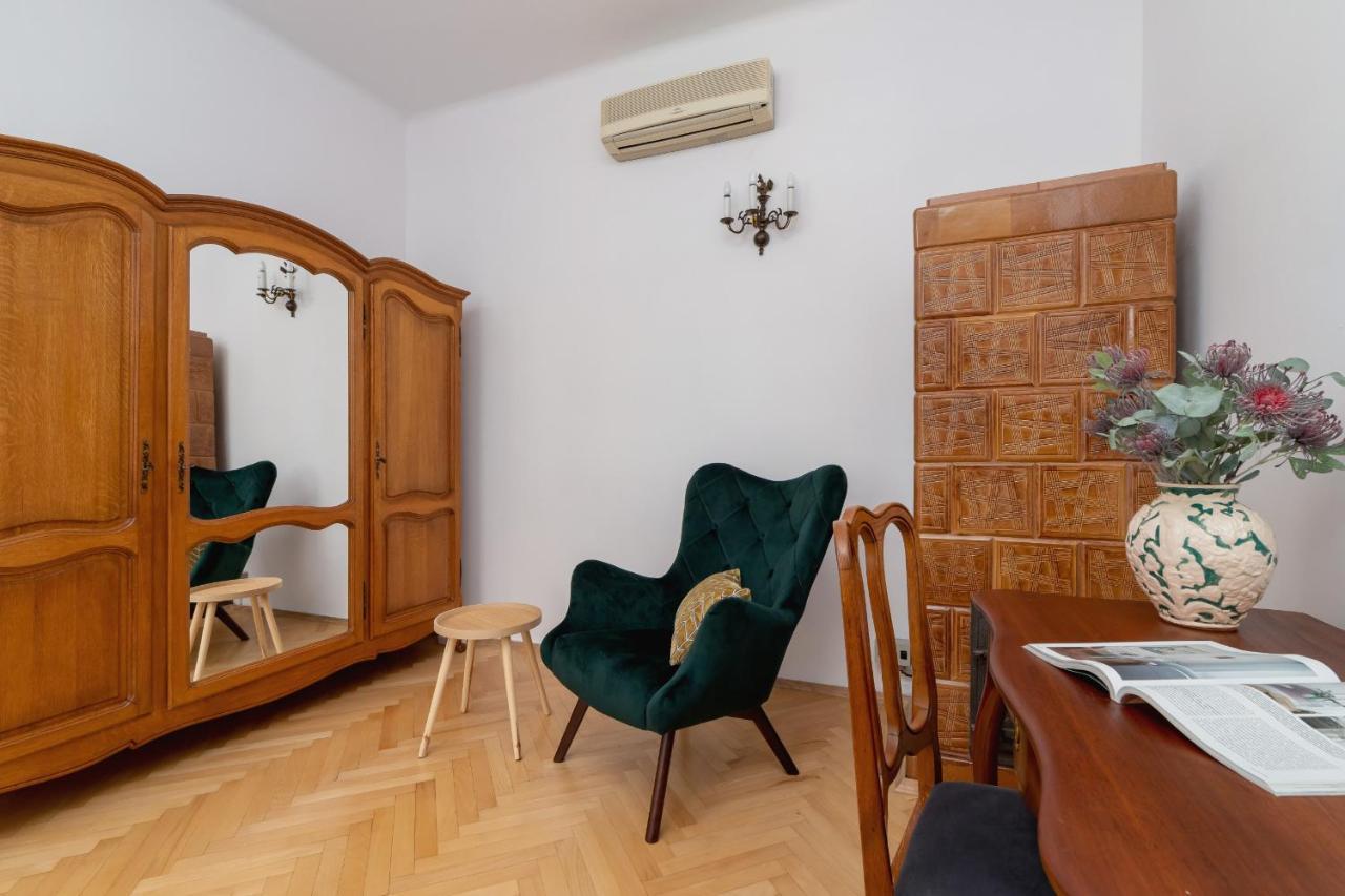 Appartement Spacious Retro In The Center Of Cracow By Renters