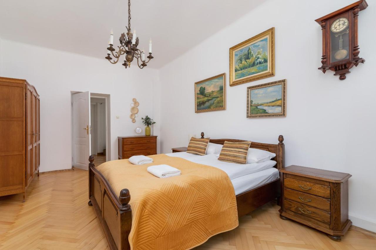 Appartement Spacious Retro In The Center Of Cracow By Renters