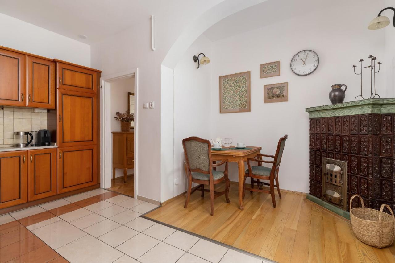 Spacious Retro In The Center Of Cracow By Renters Appartement *