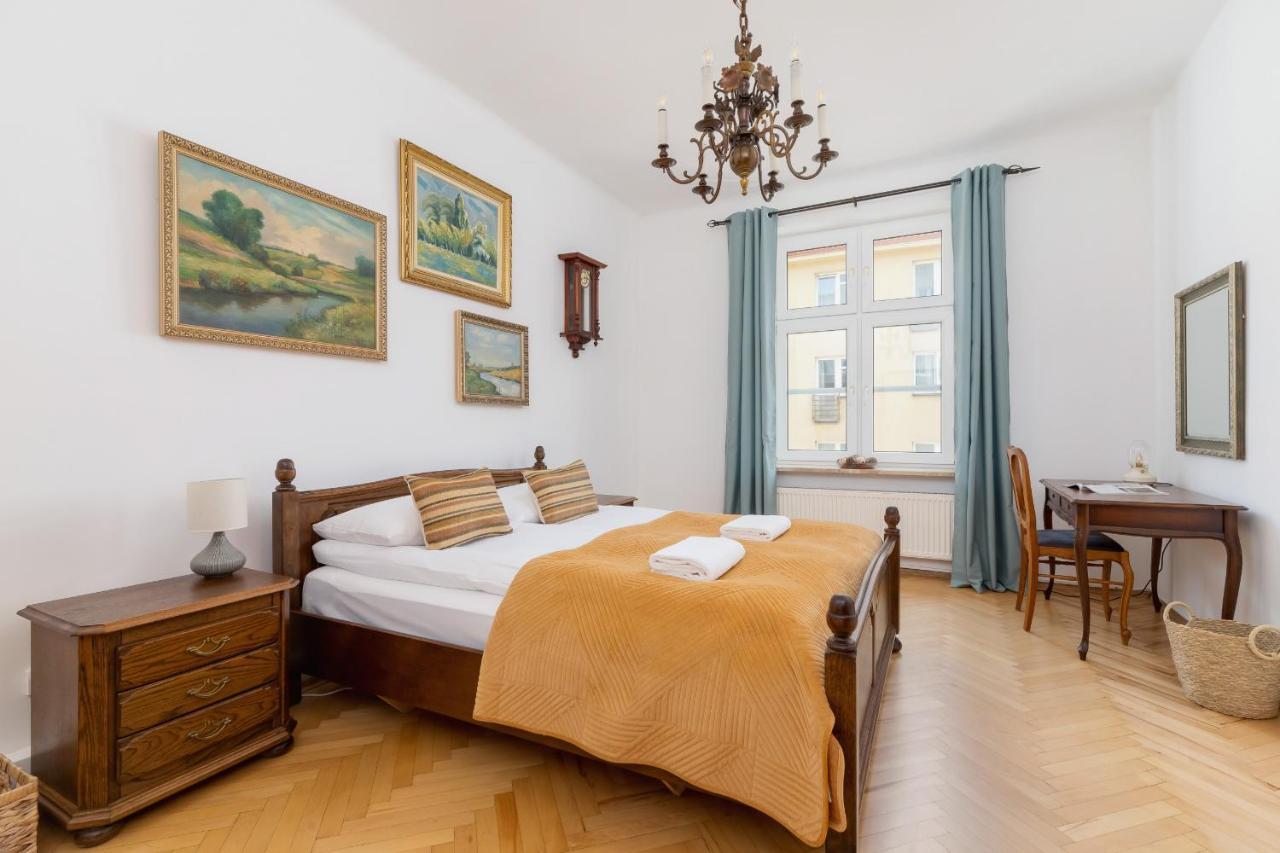 Spacious Retro In The Center Of Cracow By Renters Apartment Krakau