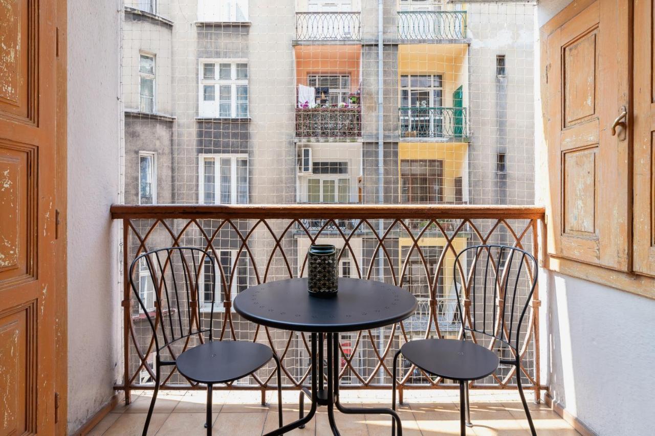 Spacious Retro In The Center Of Cracow By Renters Krakau