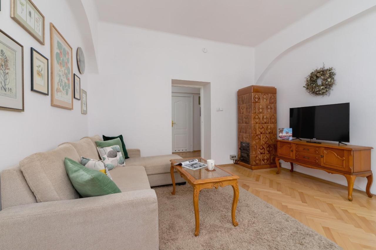 Apartment Spacious Retro In The Center Of Cracow By Renters Krakau